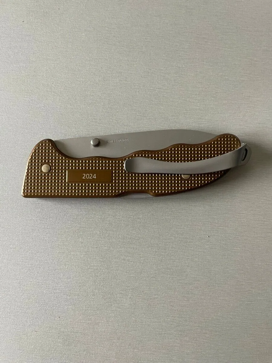 Victorinox Hunter Pro Alox Limited Edition 2024 – Image 4