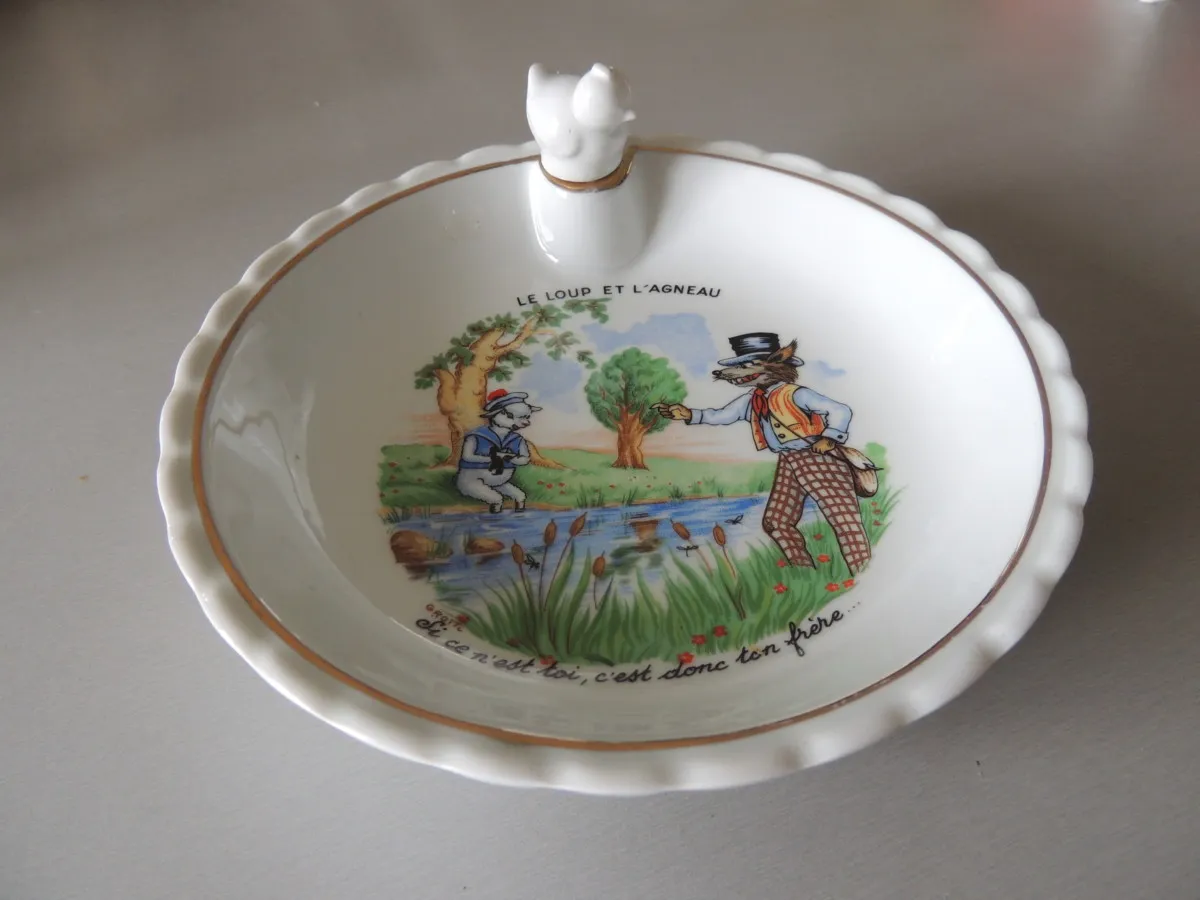 Assiette à bouillie en porcelaine » le loup et l’agneau »