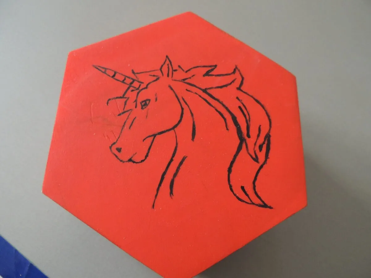 Boite hexagonale thème « Licorne » – Image 4