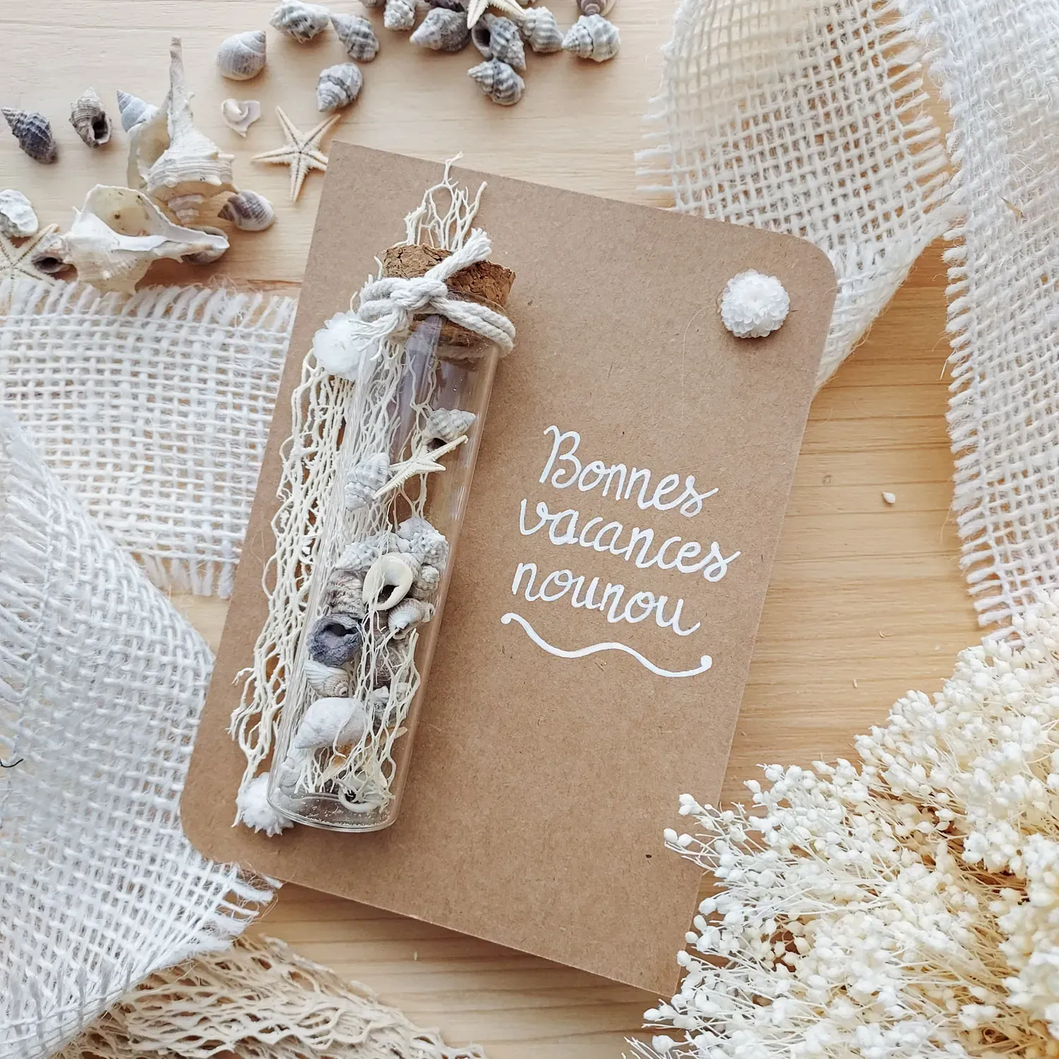 Fiole de coquillages “Bonnes vacances” Maitresse, nounou, ATSEM – Image 3