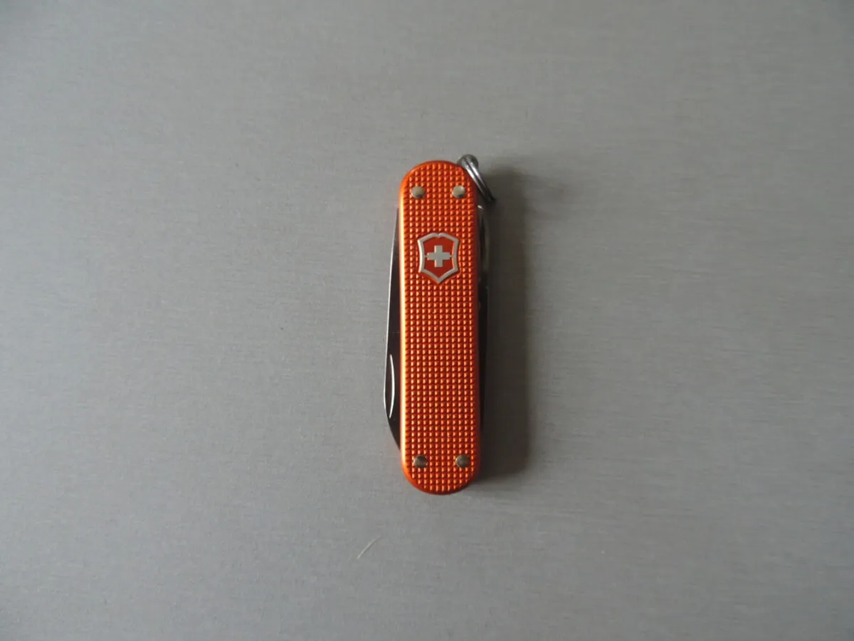 Victorinox classic édition limitée alox 2021 – Image 3
