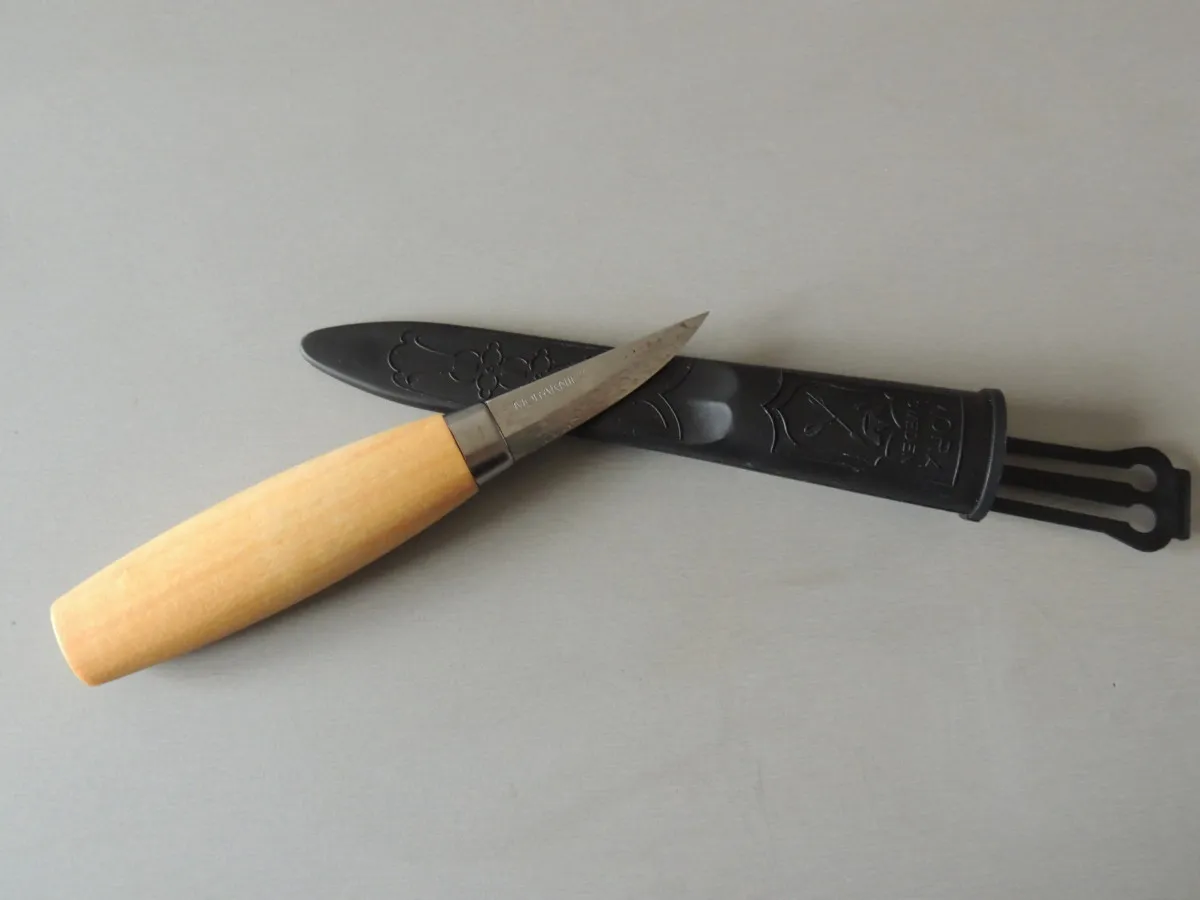 Couteau à sculpter MORAKNIL lame 6 cm carbone