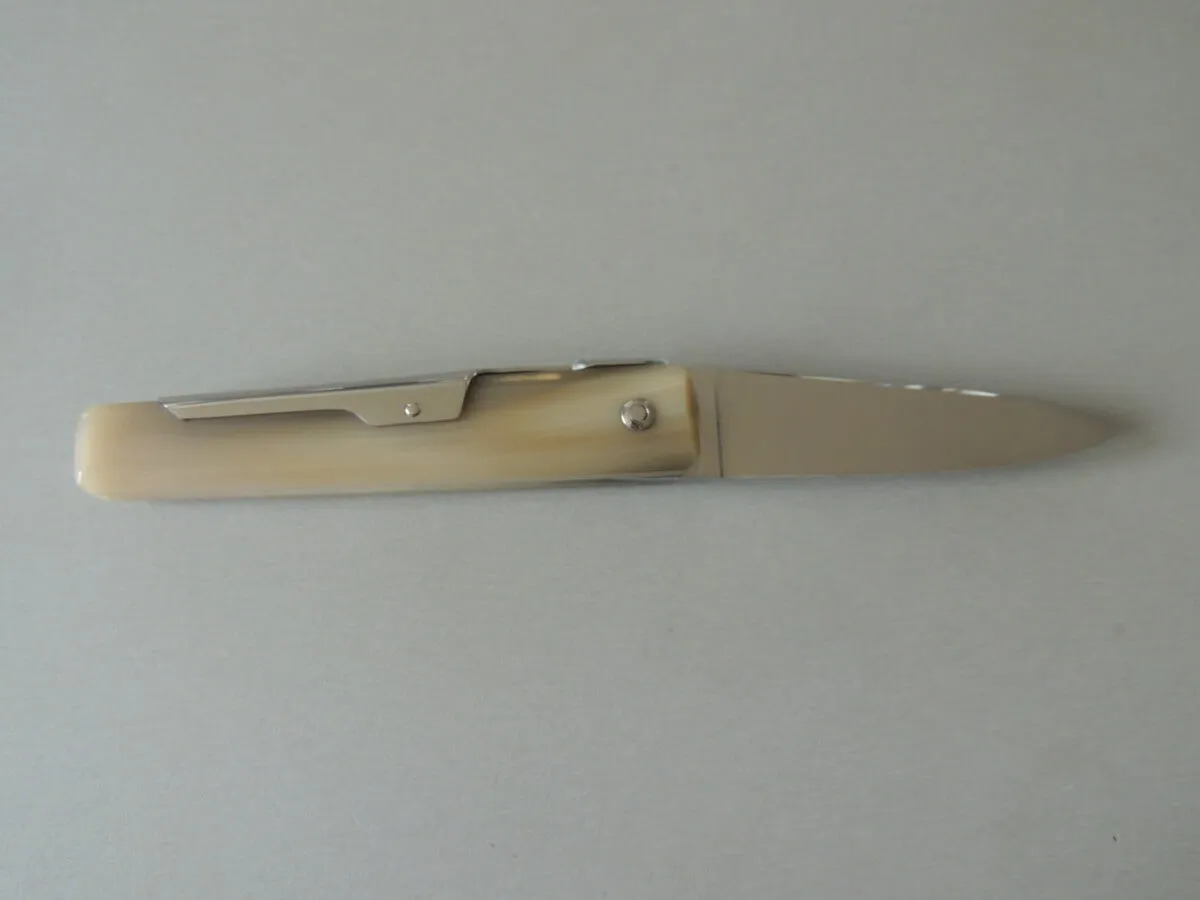 Couteaux Facette à Mouche corne blonde 12 cm par Jacques Mongin – Image 4