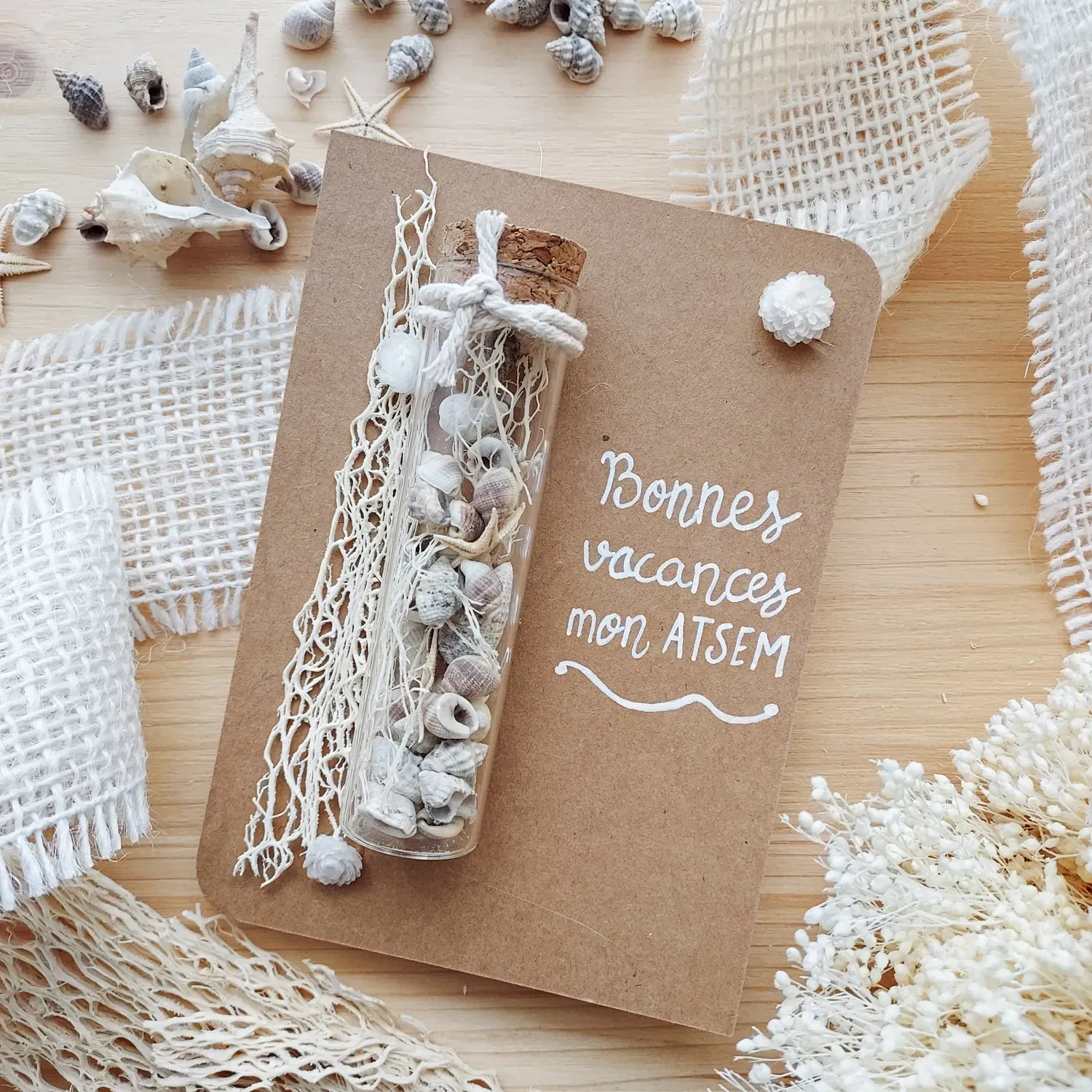 Fiole de coquillages “Bonnes vacances” Maitresse, nounou, ATSEM – Image 2