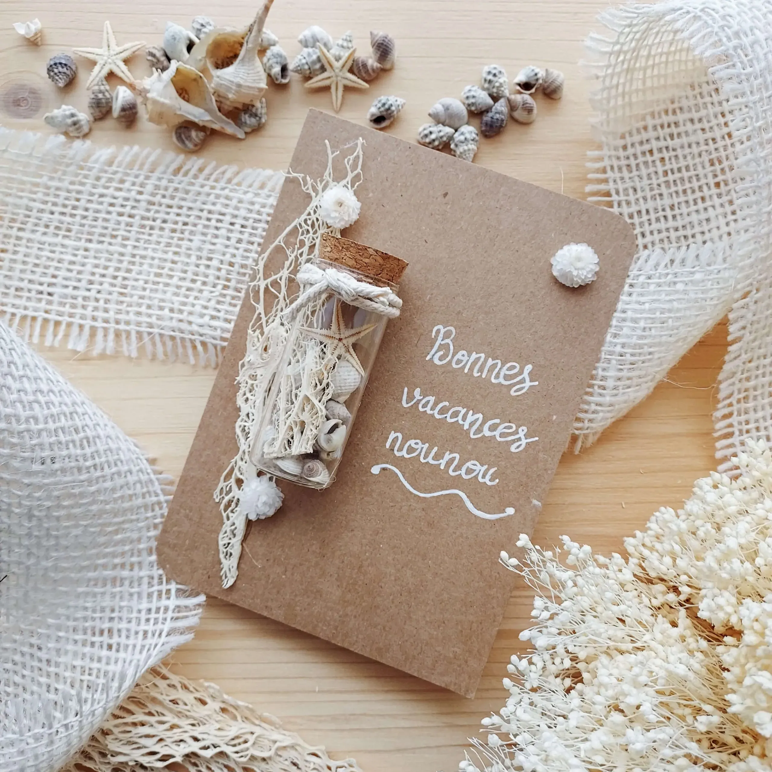 Fiole de coquillages “Bonnes vacances” Maitresse, nounou, ATSEM – Image 4