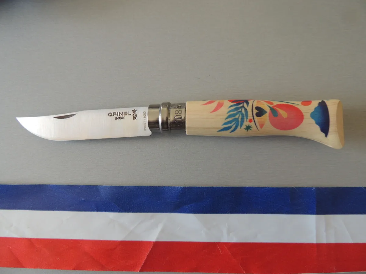 Opinel N°08 Edition Amour 2019 by Kruella d’Enfer