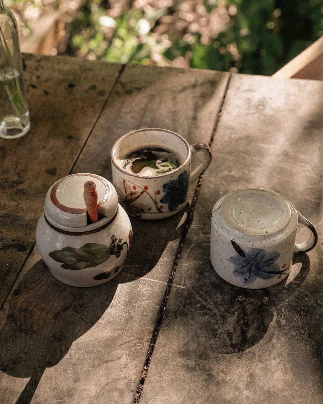 Tasses à café avec sucrier