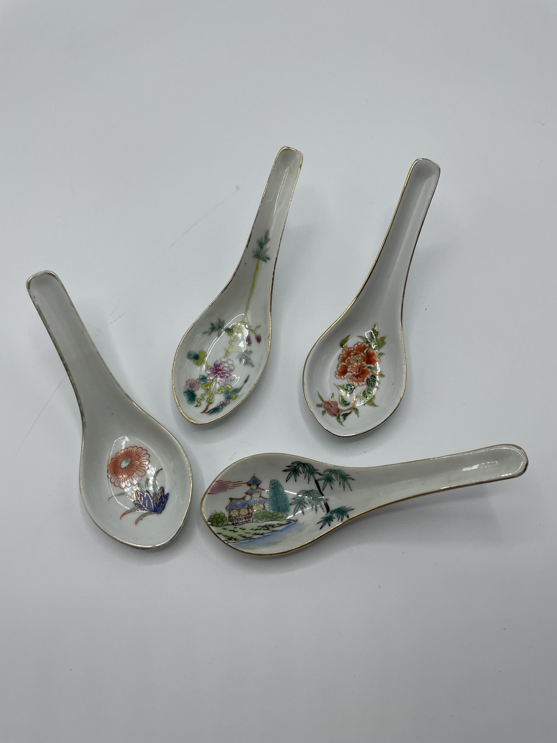 Lot de 4 cuillères à soupe chinoises