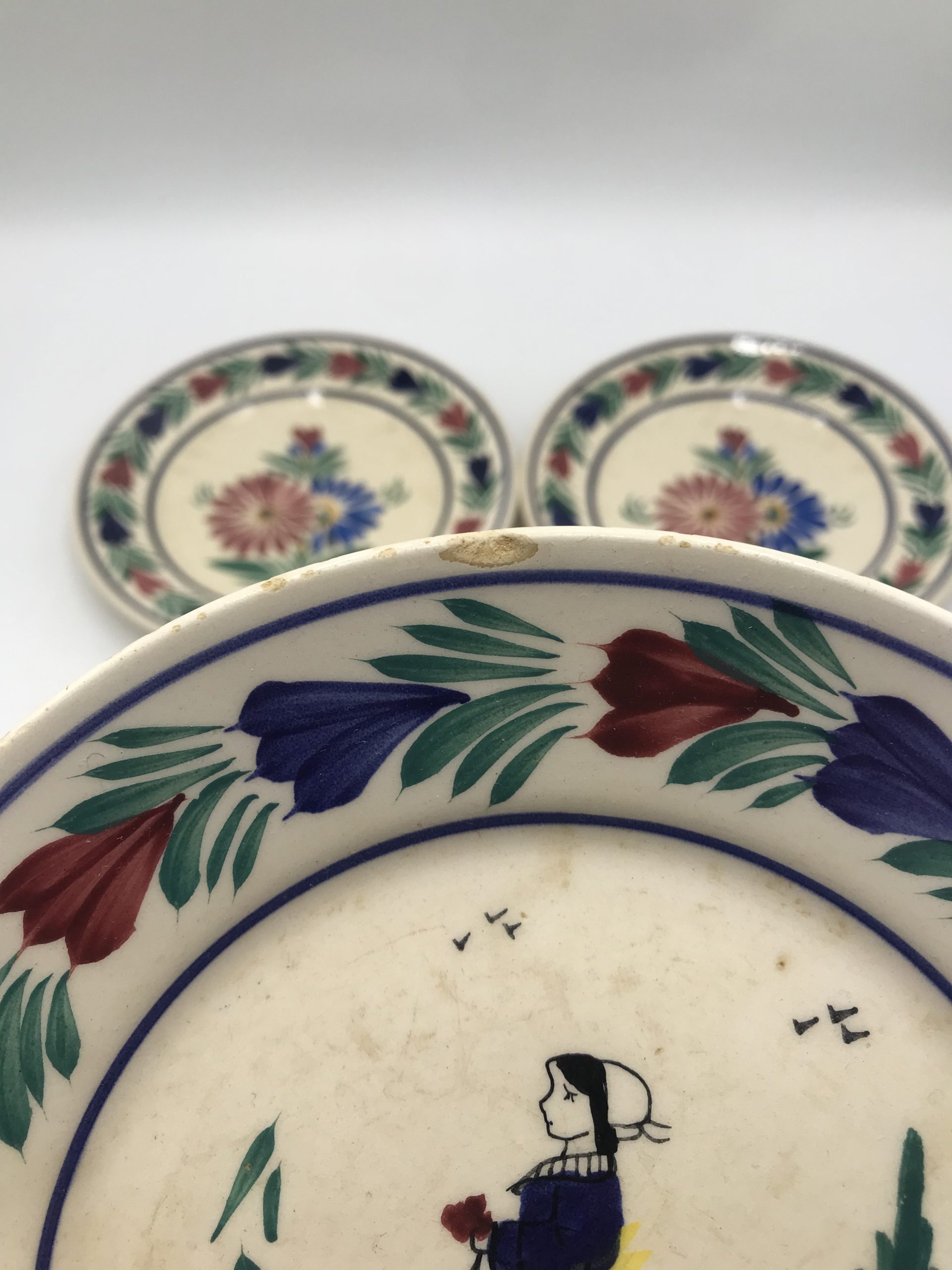 Lot de 4 assiettes anciennes Quimper HB – Image 8