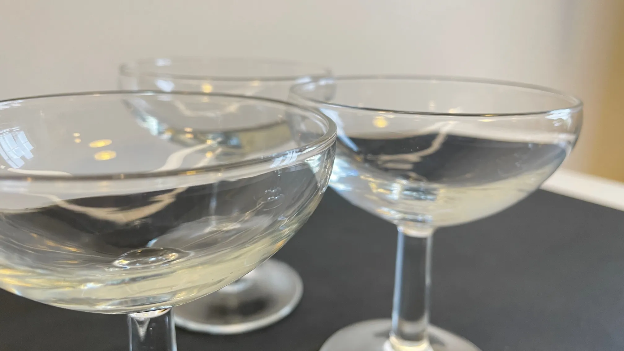 4 COUPES à Champagne VERRE Moulé FRANCE – Image 8