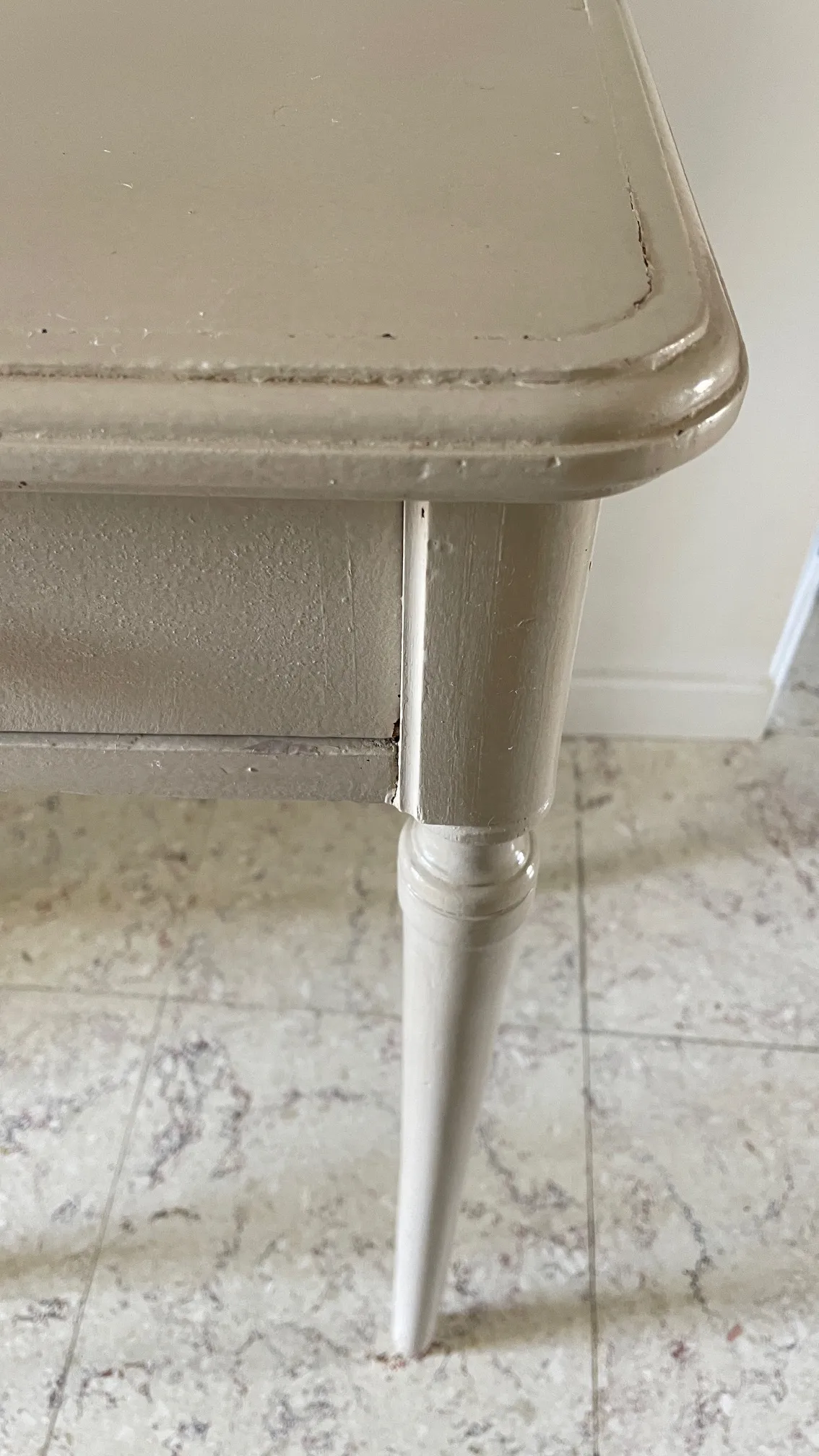 TABLE de Chevet ANCIENNE Beige Patiné – Image 4