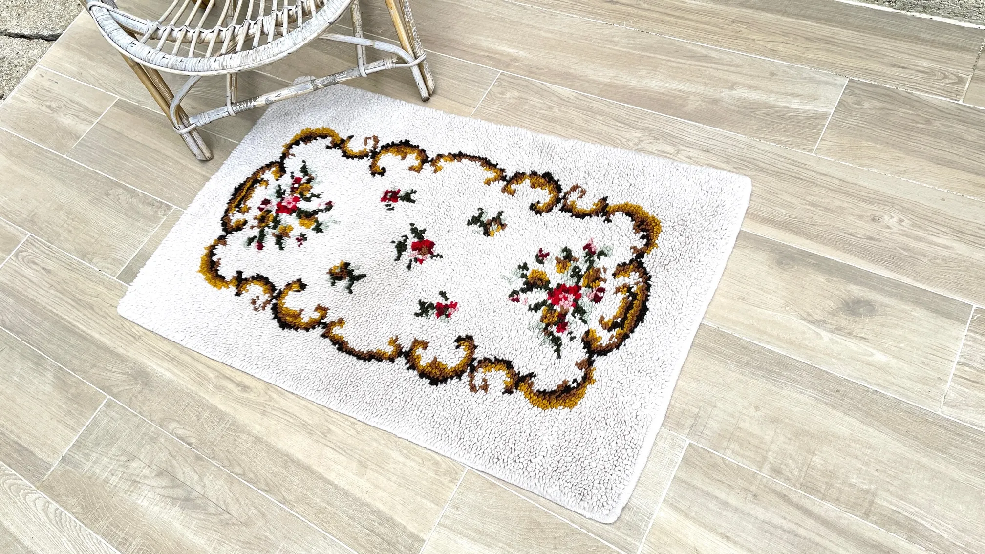 TAPIS Pure LAINE Fleuri Années 70 – 110 x 69cm – Image 8