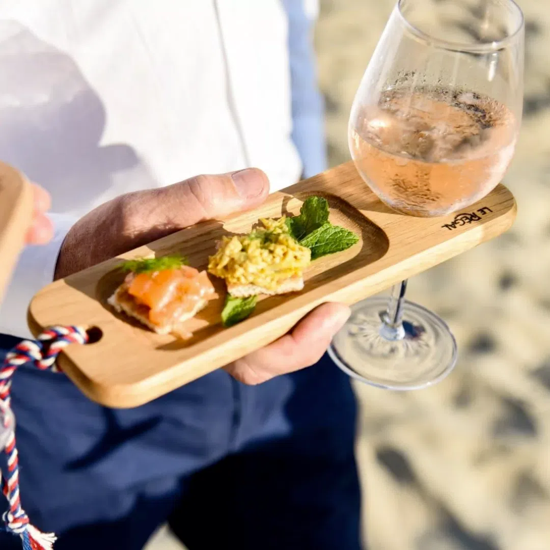 Pelle à vin en chêne personnalisable – Image 5